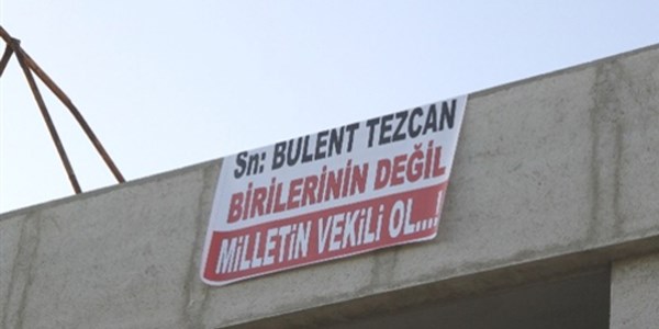 Huzurevi açılışında pankartlı tepki