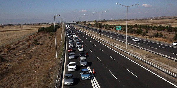 Yıldırım'dan sürücülere 'yolların kralı yok' uyarısı