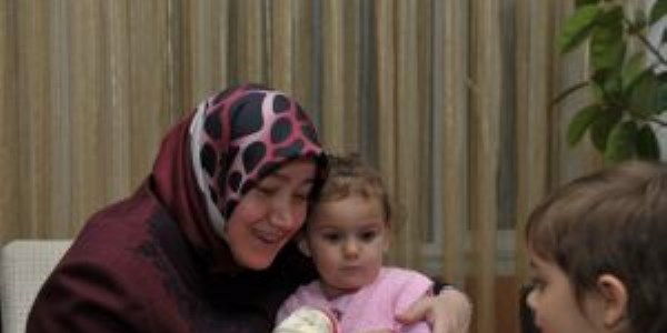 Vali Tuna ve eşinden huzurevi ve yetiştirme yurduna ziyaret