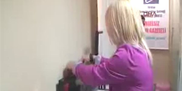 Macar anna görmeyenlere ışık oldu