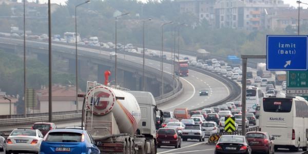 Tem Kocaeli geçişinde 4 saatlik trafik kabusu