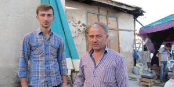 Hisarcık'ta dev patatesler vatandaşın ilgi odağı oldu