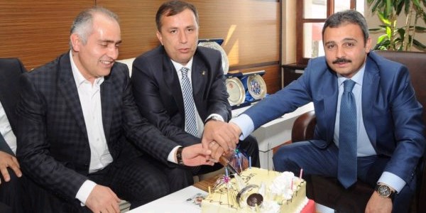 Başkan Külcü'ye doğum günü süprizi