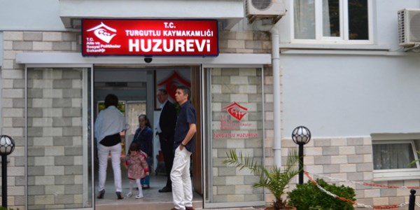 Huzurevinden izinli çıktı, üst geçidin altında ölü bulundu