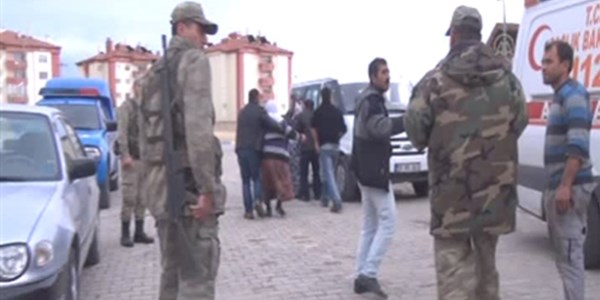 Köy muhtarı, pompalı tüfekle öldürüldü