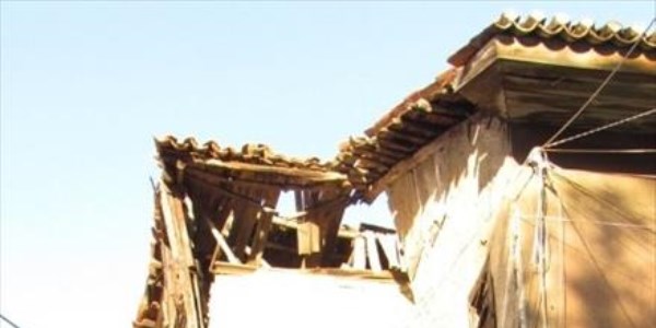 Ödemiş'te eski binalar yıkılma tehlikesi ile karşı karşıya