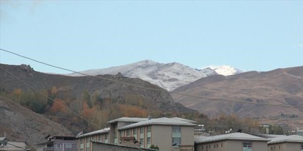 Hakkari'ye yln ilk kar yad