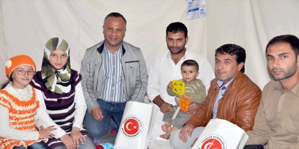 Kaymakamlık zihinsel engelli mülteci çocuklara oyuncak dağıttı