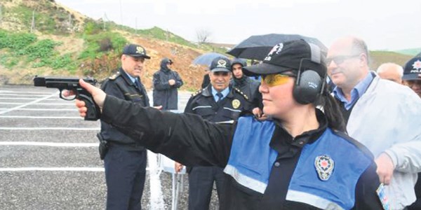 Polislerin silah eğitimi 'ihaleye' takıldı