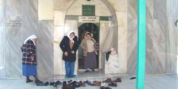 Gadir-İ Hum Bayramı'nda türbeler doldu, dilekler tutuldu