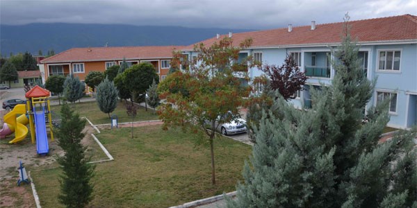 Simav Eynal Kaplıcaları bayramda turist akınına uğradı