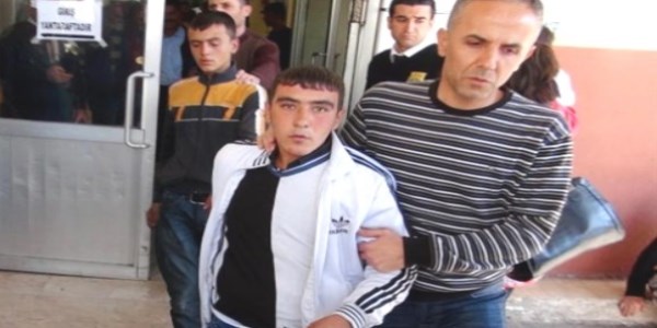 Okulun bilgisaylarını çaldılar!