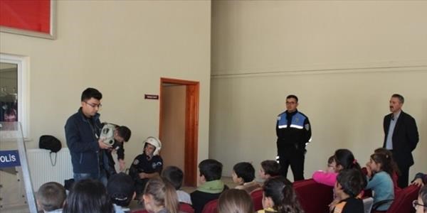 Çocuklar, polislik mesleğini tanıdı