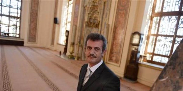 Müezzin: Benim üzerimden Başbakan'a vurmayın