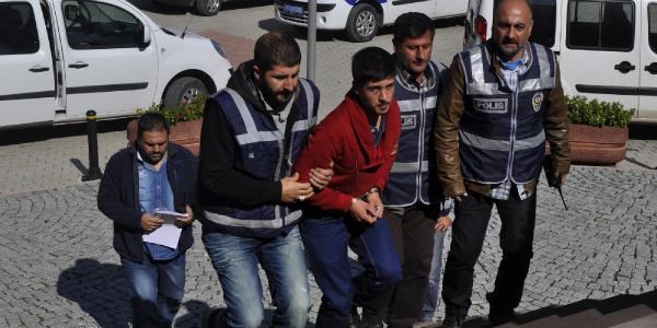 Domates tarlasında yüksek sesle müzik dinleme kavgası: 1 ölü