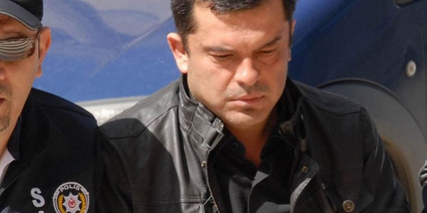 Karısını 28 yerinden bıçaklayarak öldüren koca akıllı çıktı
