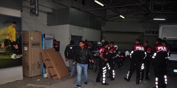 Hayır parasını kaptıran öğretmen, gözyaşlarına boğuldu