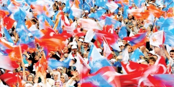AK Parti sahaya çıkıyor