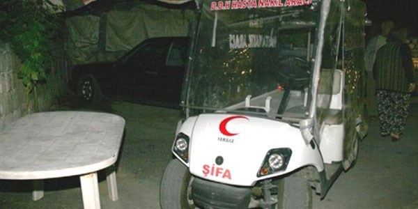 Hasta taşınan akülü aracı çaldılar