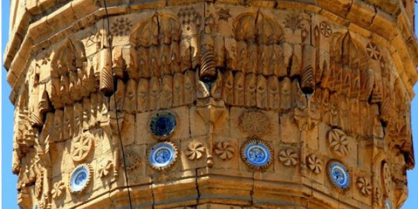 Belediye, yol nedeniyle 2 cami yıktı