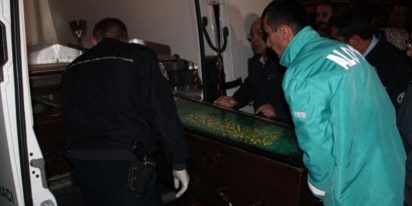 Öğretmen, kazan dairesinde ölü bulundu