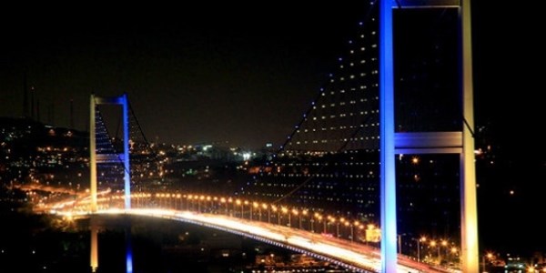 Boğaziçi Köprüsü'ne 'Marmaray' ışıklandırması