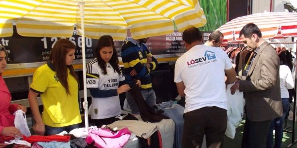 Lösev tır Malatya'da yardım yaptı