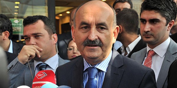 Sağlık Bakanı: Vali Mutlu kadar Twitter bağımlısı olmayın!