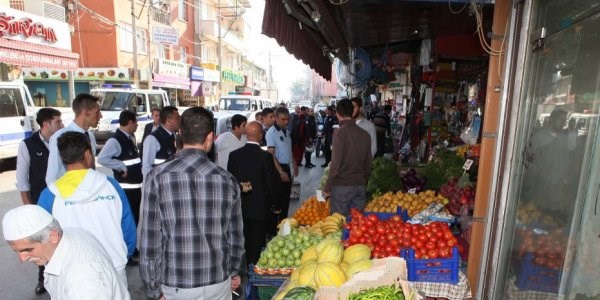 Bayraklı'da zabıta hız kesmiyor