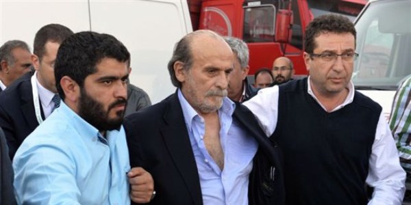 Milletvekili Kürkçü rahatsızlandı ve hastaneye kaldırıldı