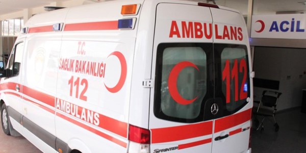 19 yaşındaki genç kendini yaktı