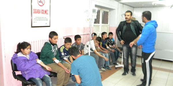 Yatılı okulda 39 öğrenci ve öğretmen yemekten zehirlendi