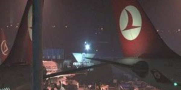 THY uçakları yerde birbirine çarptı