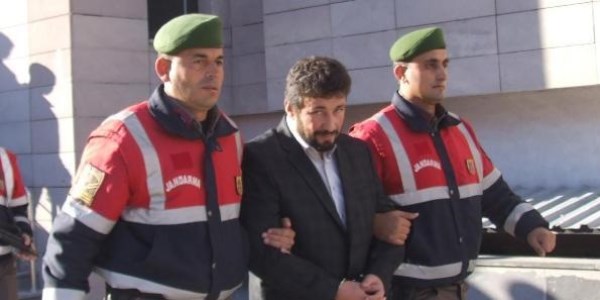 Çifte cinayetin şüphelisi teslim oldu