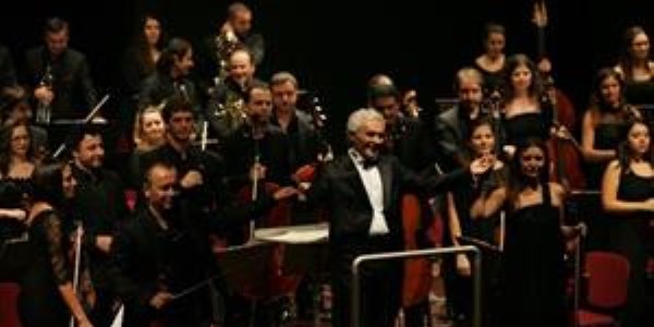 Karşıyaka Filarmoni'den unutulmaz bir gece
