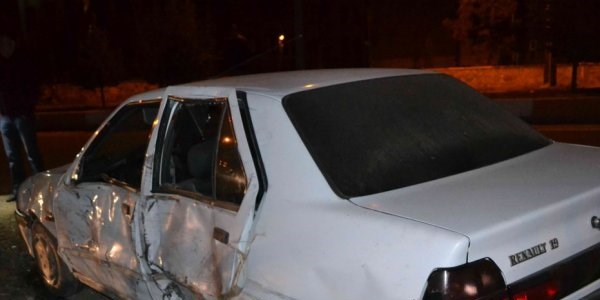 Polisten kaçarken kaza yaptı yaralandı