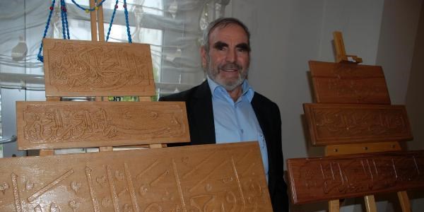 Yaşlılar eserlerini sergiledi