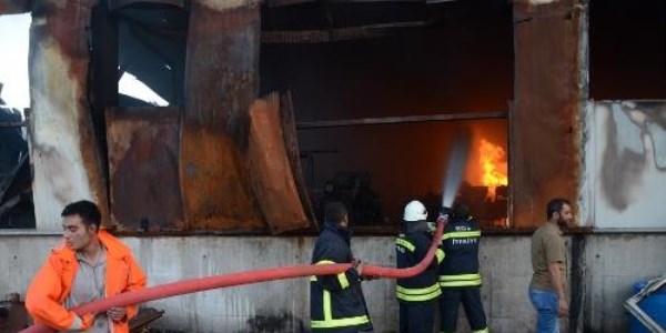 Kimya fabrikasında patlama