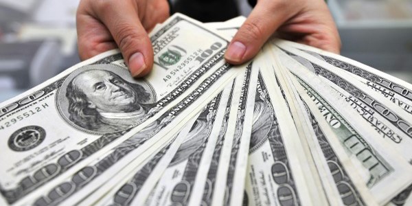Dolar yine 2 liranın üzerine yükseldi