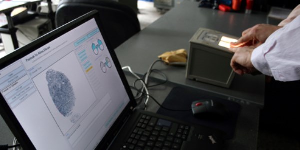 Alzheimer hastalarına parmak izi uygulaması