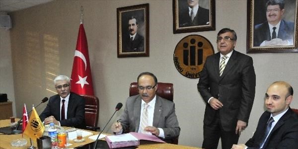 Türkiye'nin en büyük güneş enerjisi santralini İnönü Üniversitesi kuruyor