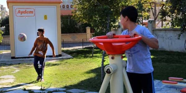 Ölümün gölgesinde futbol oynuyorlar