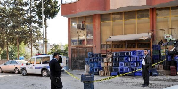 6'ncı kattan atlayıp canına kıydı