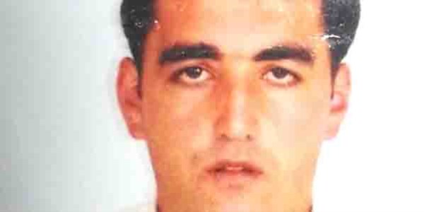 İş makinesiyle duvar arasına sıkıştı