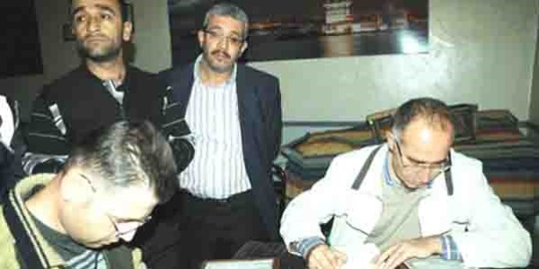 Kapalı mekanlarda sigara içen 45 kişiye ceza