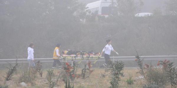 İzmir'de yoğun sis kazası: 5'i öğrenci, 8 yaralı