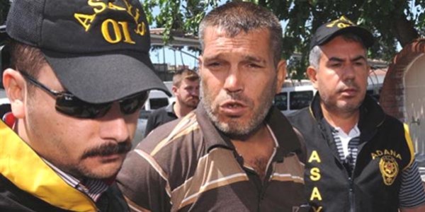 Adana'da eşinin öldüren zanlının yargılanması başladı