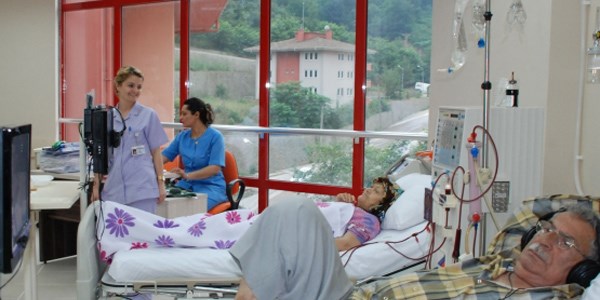 Kanser ve diyaliz tedavisinde ilave ücret iddiası yalanlandı