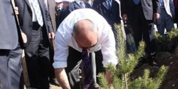 Ağrı'da fidan dikimi