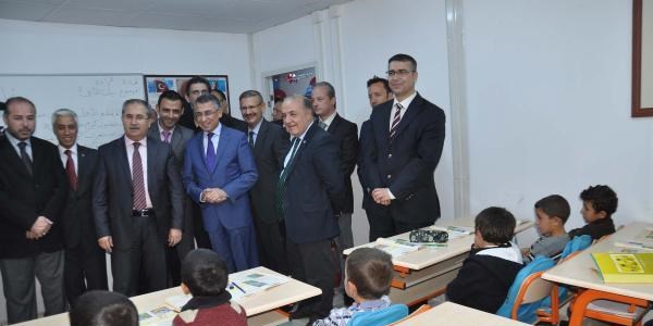 UNICEF'den çadır kente 24 derslikli okul